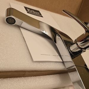 Chrome Single-Handle Kitchen Sink Faucet